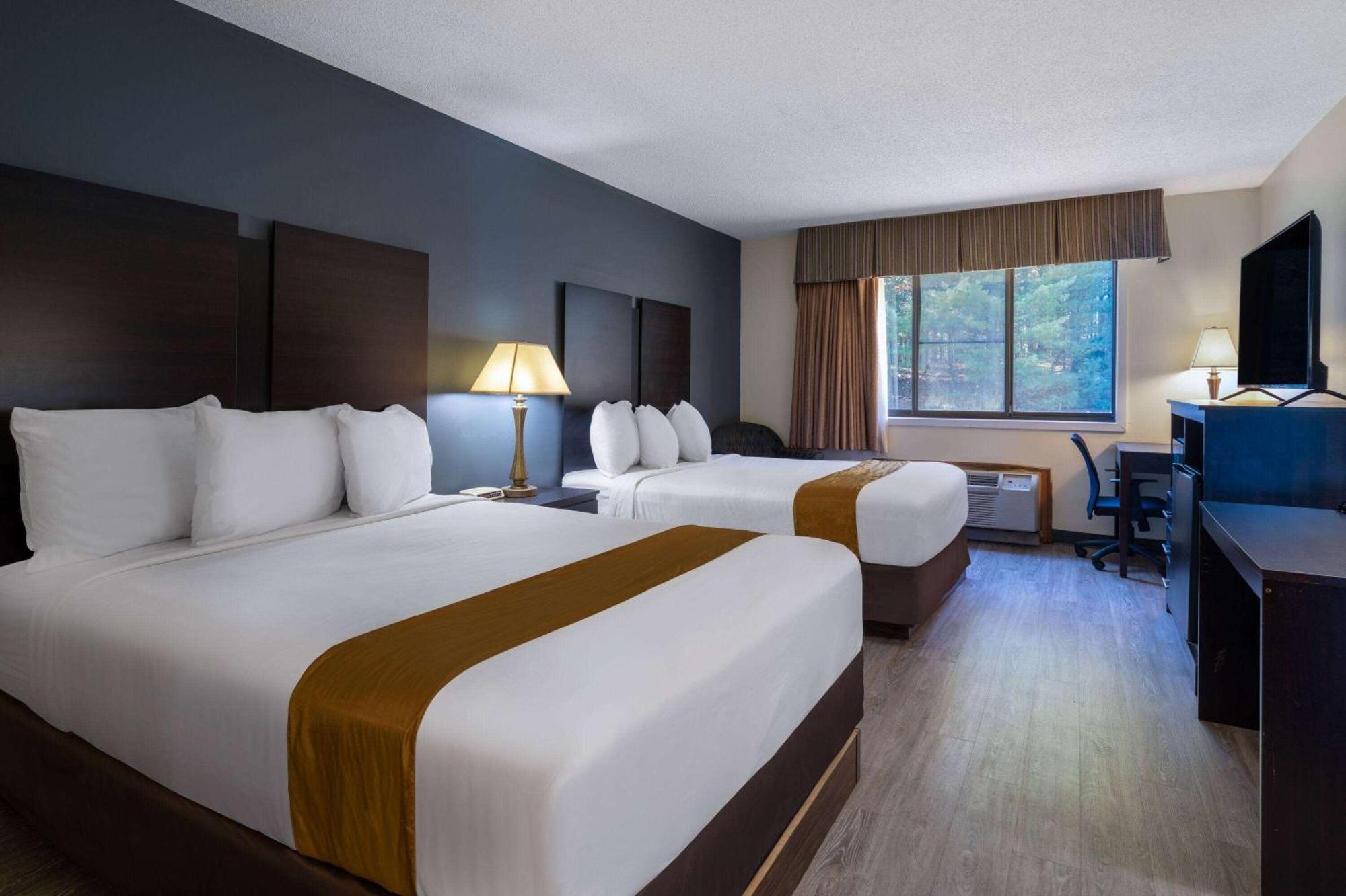 Travelodge By Wyndham Merrill מראה חיצוני תמונה