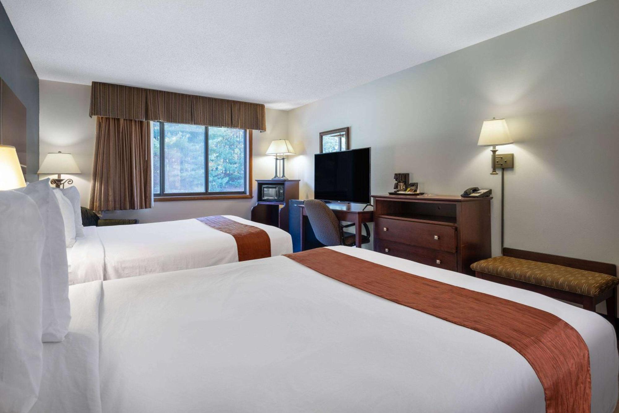 Travelodge By Wyndham Merrill מראה חיצוני תמונה