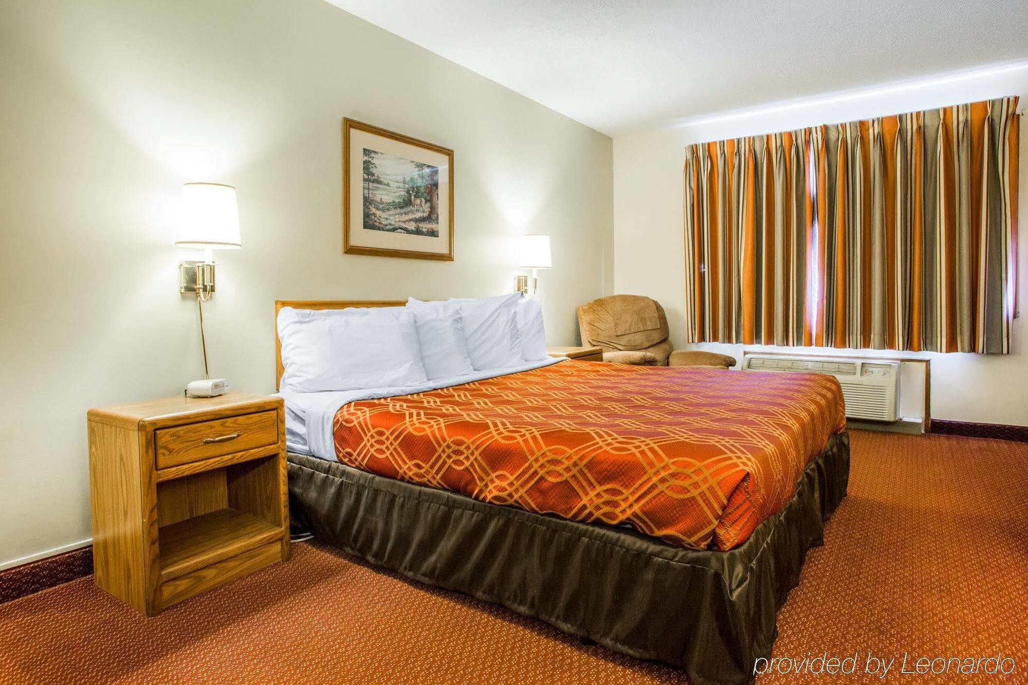 Travelodge By Wyndham Merrill מראה חיצוני תמונה