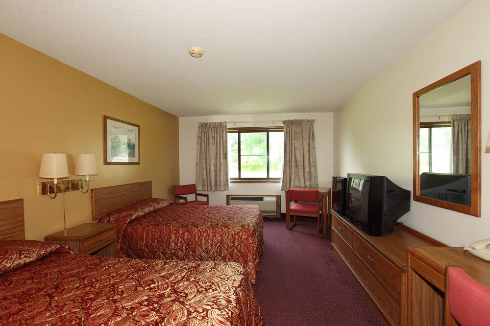 Travelodge By Wyndham Merrill מראה חיצוני תמונה
